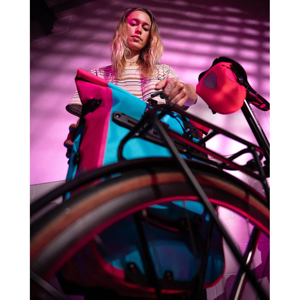 Back Roller ORTLIEB OF5537 Panniers 20 L / Cyber Blue/Cyber Pink
