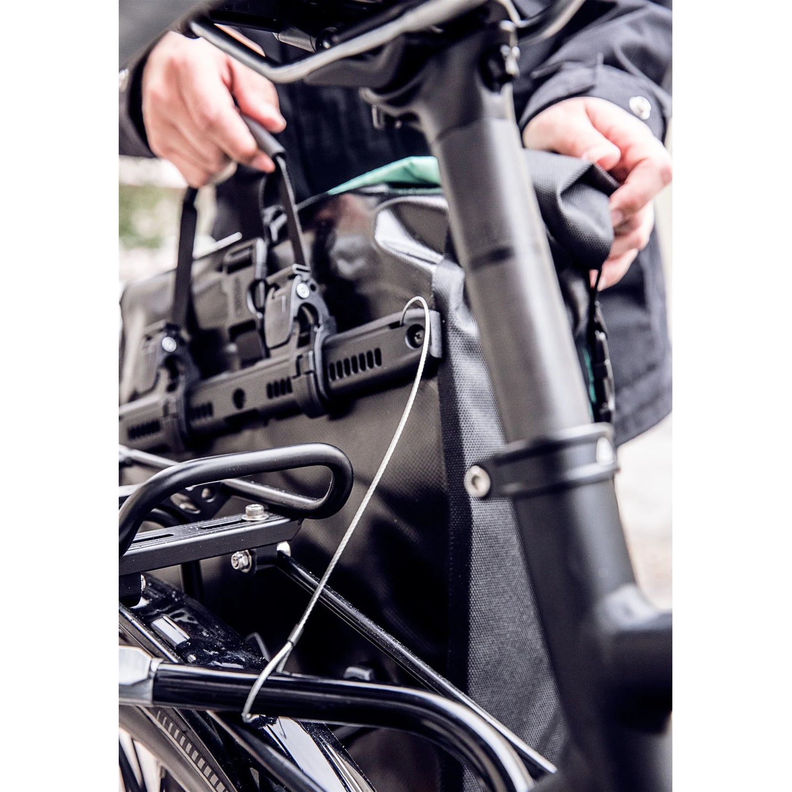 Gravel Pack Pannier | QL2.1 | Single ORTLIEB OF9989 Panniers 14.5L / Black Matt