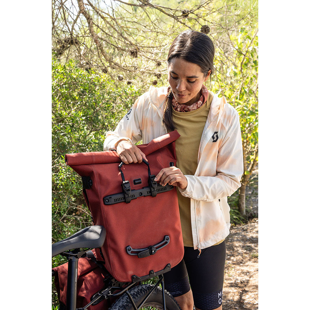 Vario Plus ORTLIEB OF7758 Backpacks 26L / Dark Chili