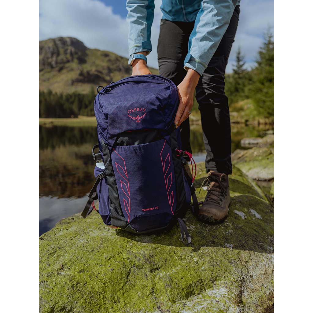 Tempest 26 Osprey 10006809 Backpacks 26L / Deep Fig/Hotspot Pink