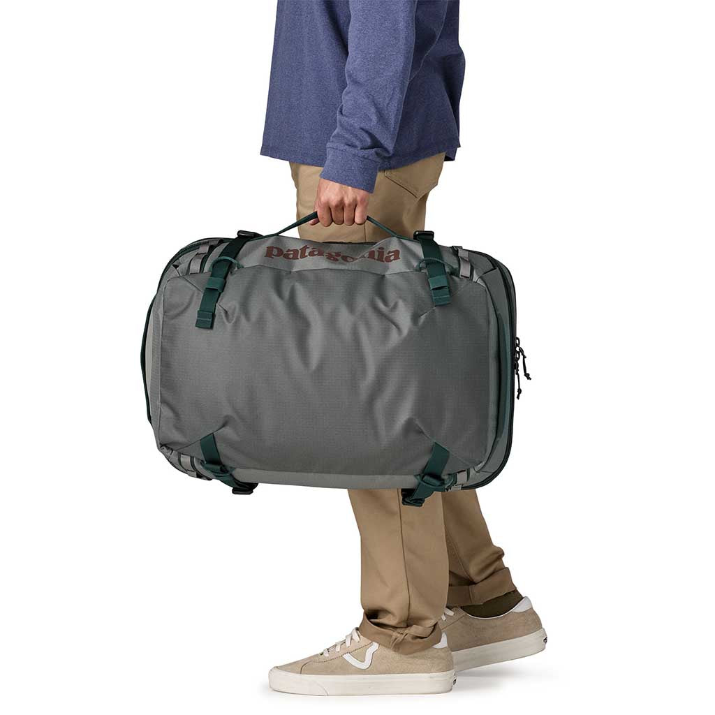 45l patagonia duffel gret Black Hole Worn Wear shaped zippered main compartment is spacious and has two zippered mesh pockets on the inside of the lid Black Hole Duffel 45L