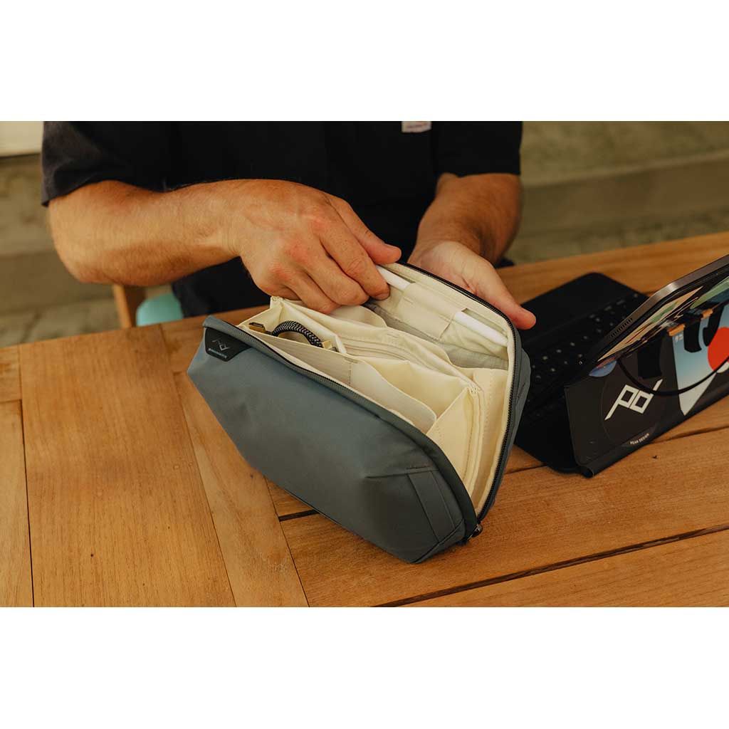 Tech Pouch Peak Design Tech Pouches