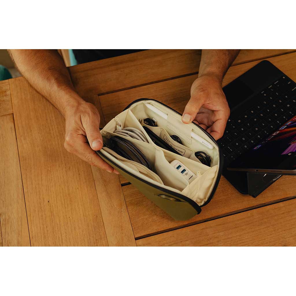 Tech Pouch Peak Design Tech Pouches