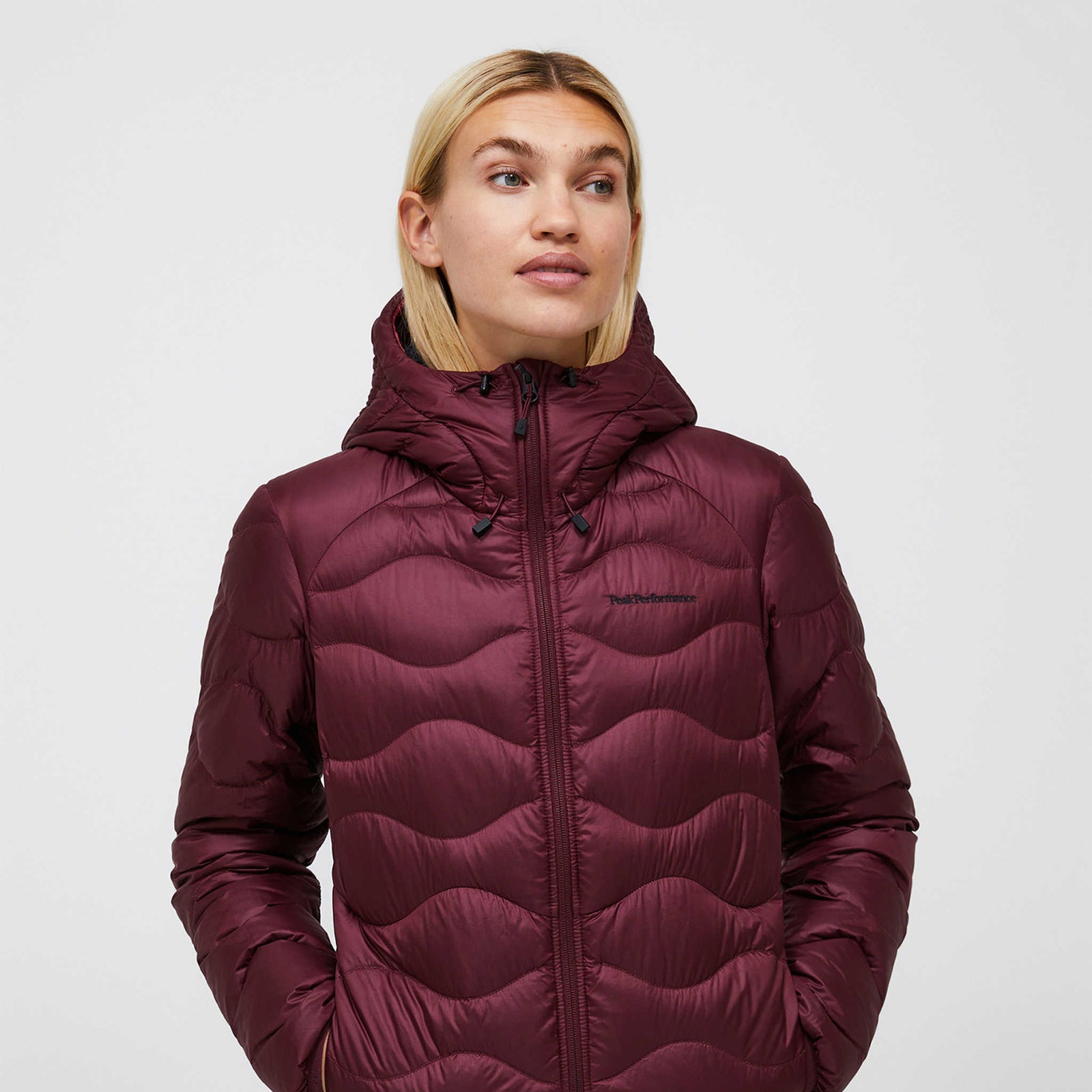 Helium Down Hood Jacket | Women's Peak Performance Women's Insulated Jackets