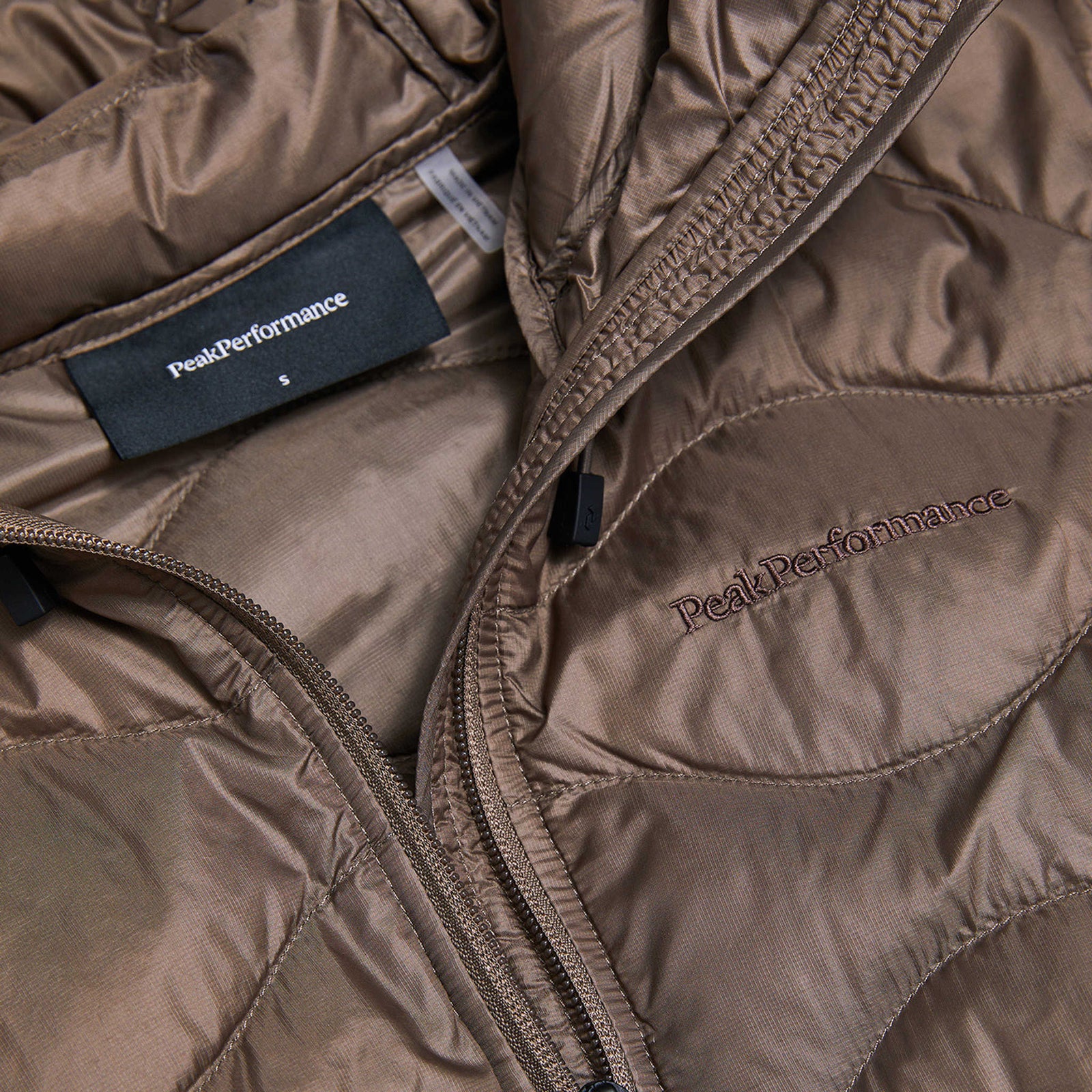Helium Down Hood Jacket | Women's Peak Performance Women's Insulated Jackets