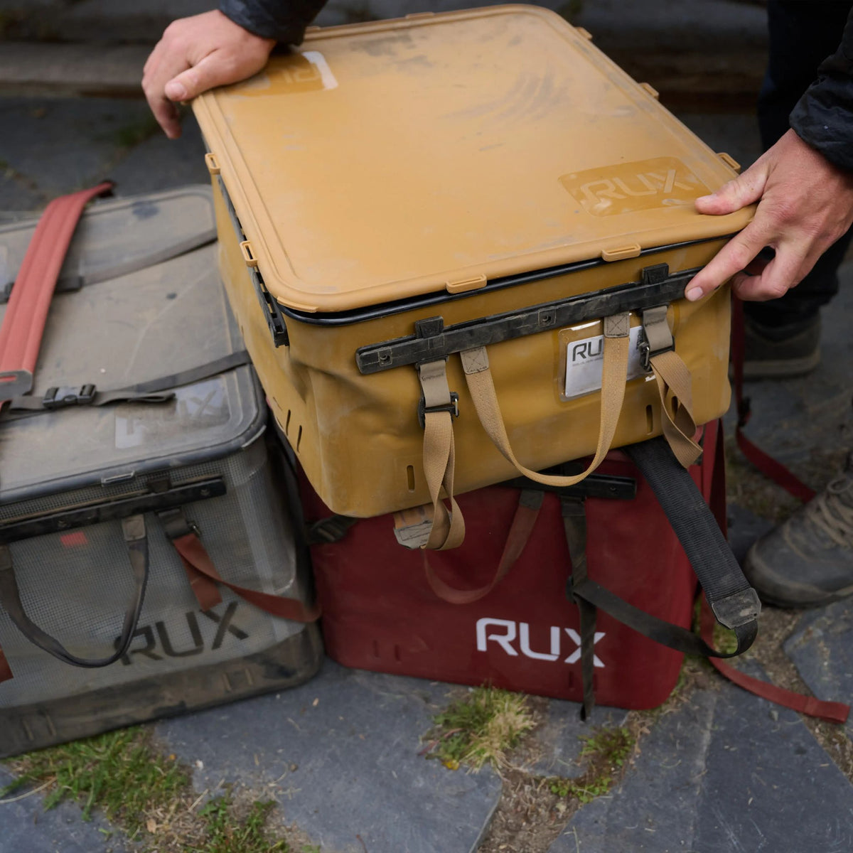 RUX 40L | Press Seal Lid RUX PK0125-40BR Camp Storage Boxes 40L / Bronze