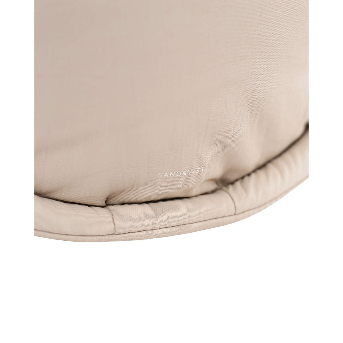 Curve Halfmoon Bag Mini Sandqvist 257103300 Tote Bags 3L / Beige