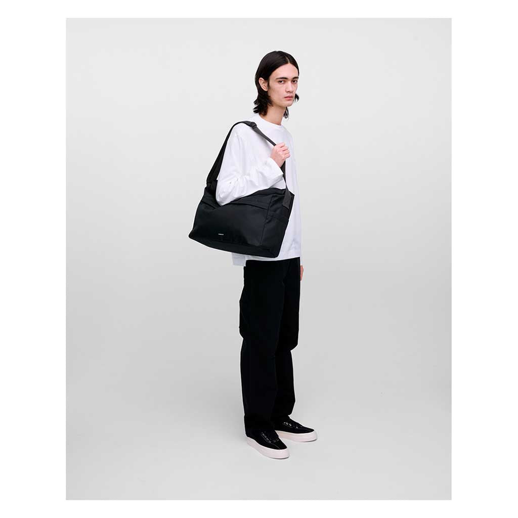 Icon Messenger Bag Sandqvist 256905999 Messenger Bags 29L / Black