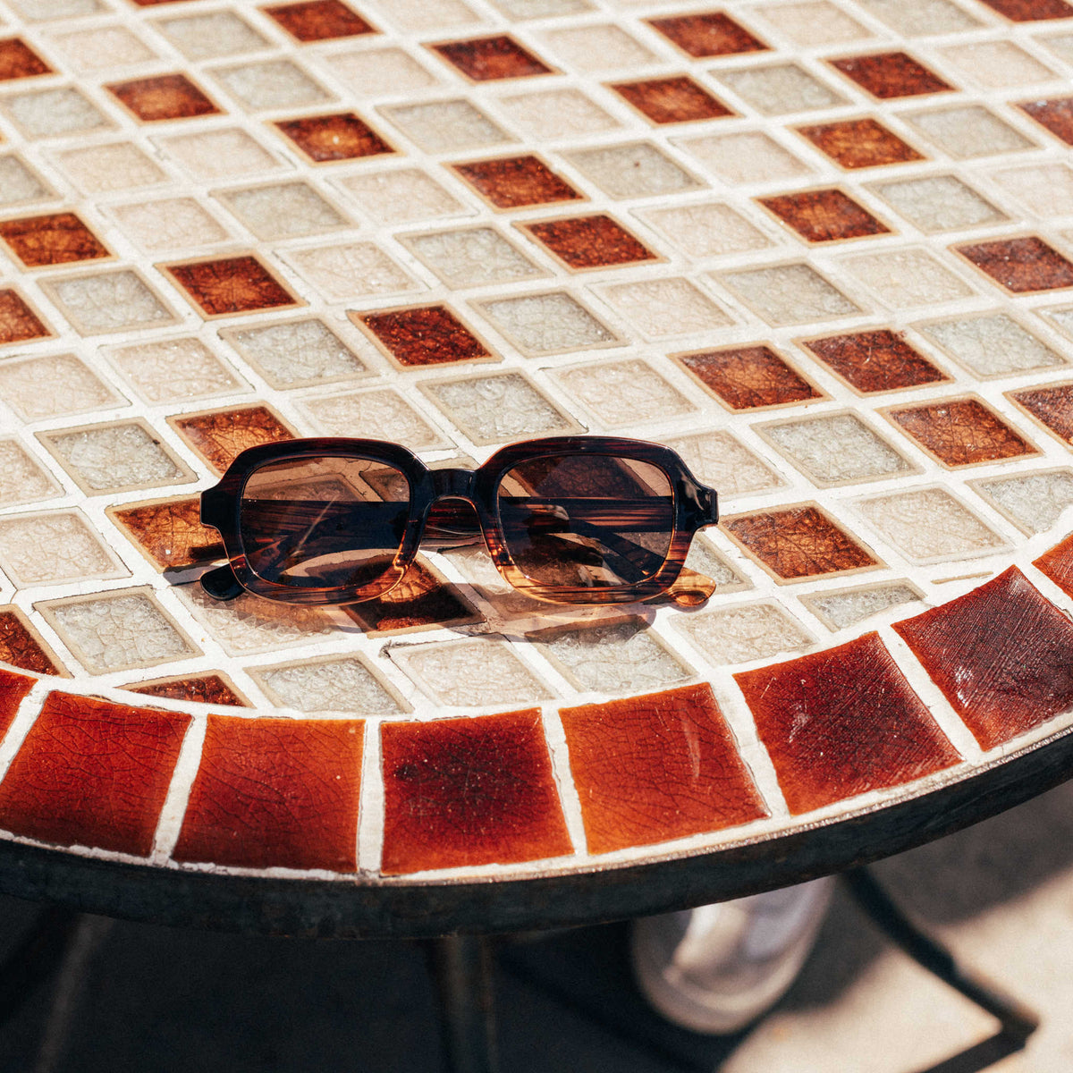 Lago Sunski SUN-LA-WTA Sunglasses One Size / Wire Tortoise Amber