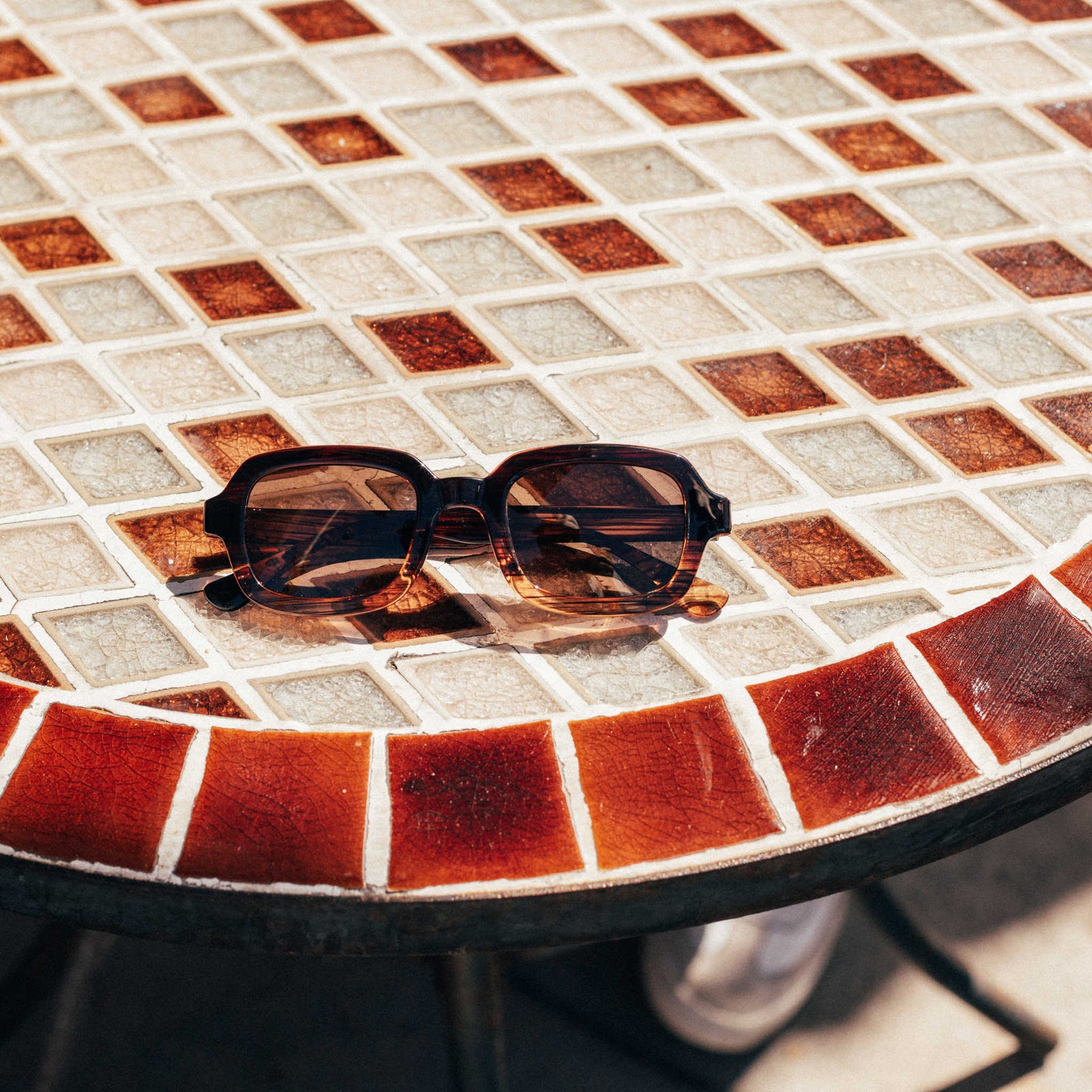 Lago Sunski SUN-LA-WTA Sunglasses One Size / Wire Tortoise Amber