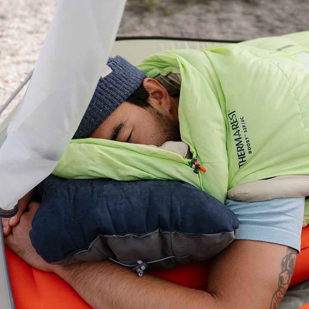 Therm-a-Rest Compressible Pillow Large – Komprimierbares Kopfkissen Für Camping Und Reisen, Unisex, Weich Und Stützend Therm-a-Rest Compressible Pillow Large – Komprimierbares Kopfkissen Für Camping Und Reisen, Unisex, Weich Und Stützend