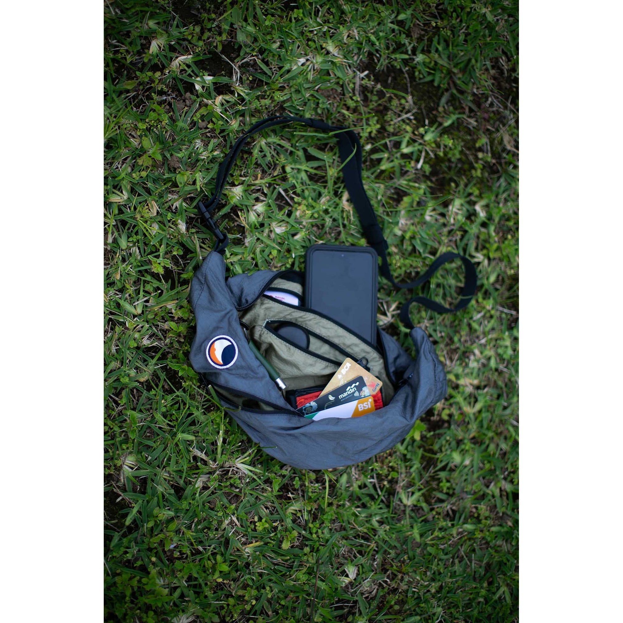 Ticket To The Moon | Sling Bag Basic | Basic Sling Bag | Dark Grey