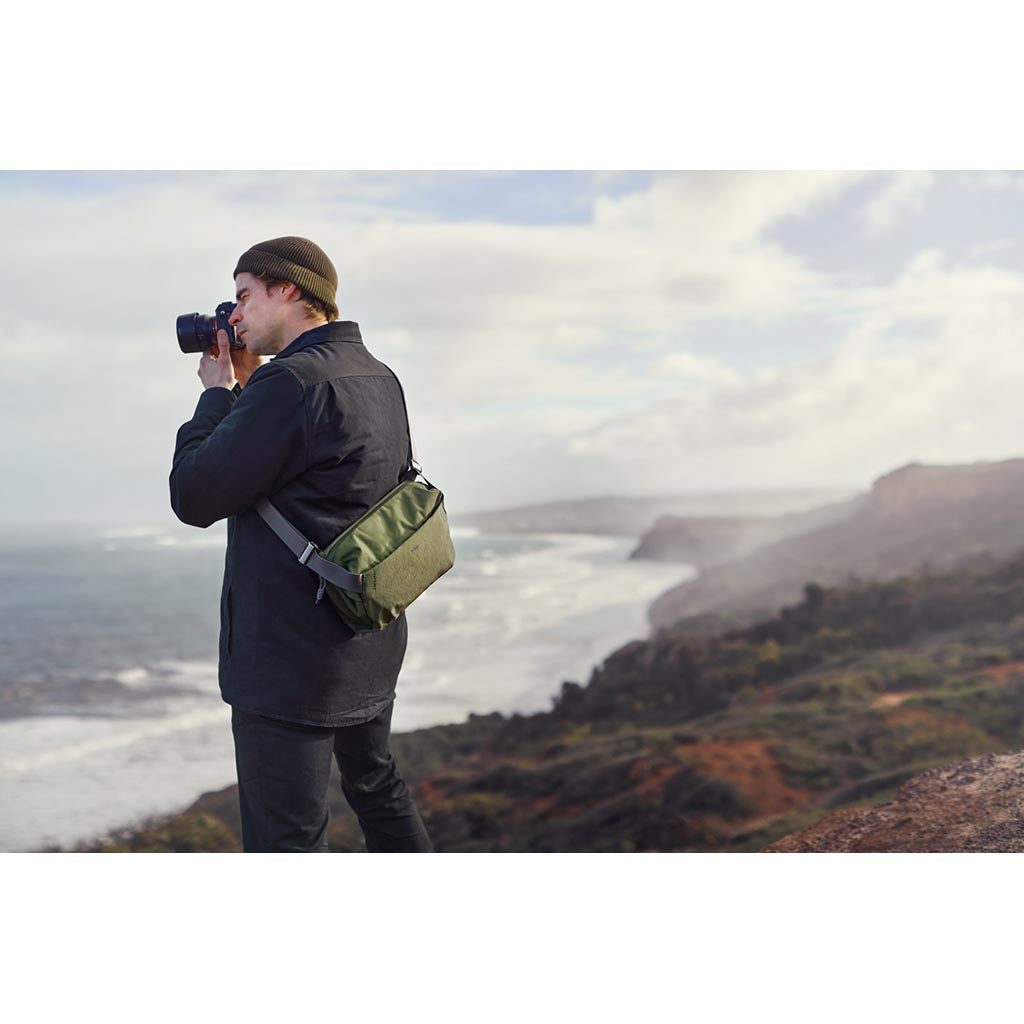 Venture Sling 9L Bellroy BSVA-BRZ-213 Sling Bags 9L / Bronze