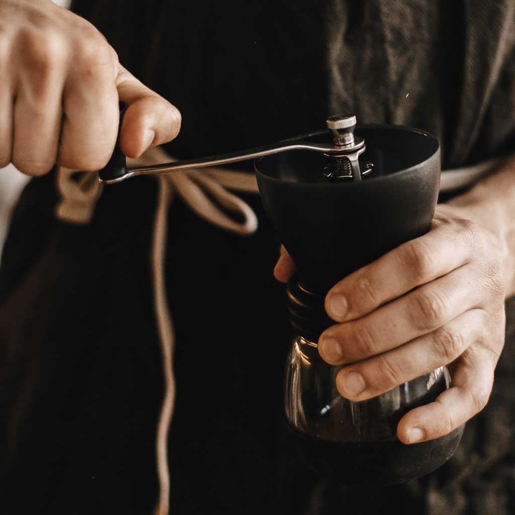 Hario Skerton PRO Ceramic Coffee Mill Manual Coffee Grinder, Black WildBounds