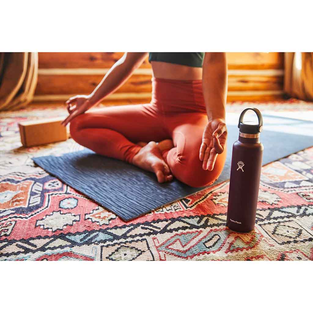 24 oz Standard Mouth Hydro Flask S24SX001 Water Bottles 24 oz / Black