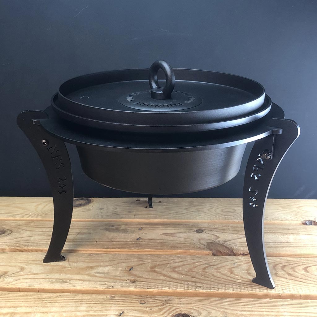 https://wildbounds.com/cdn/shop/products/netherton-foundry-dutch-oven-with-hot-coals-lid-and-stand-ovens-one-size-black-nfs-316-21912879923367_1600x.jpg?v=1629776955