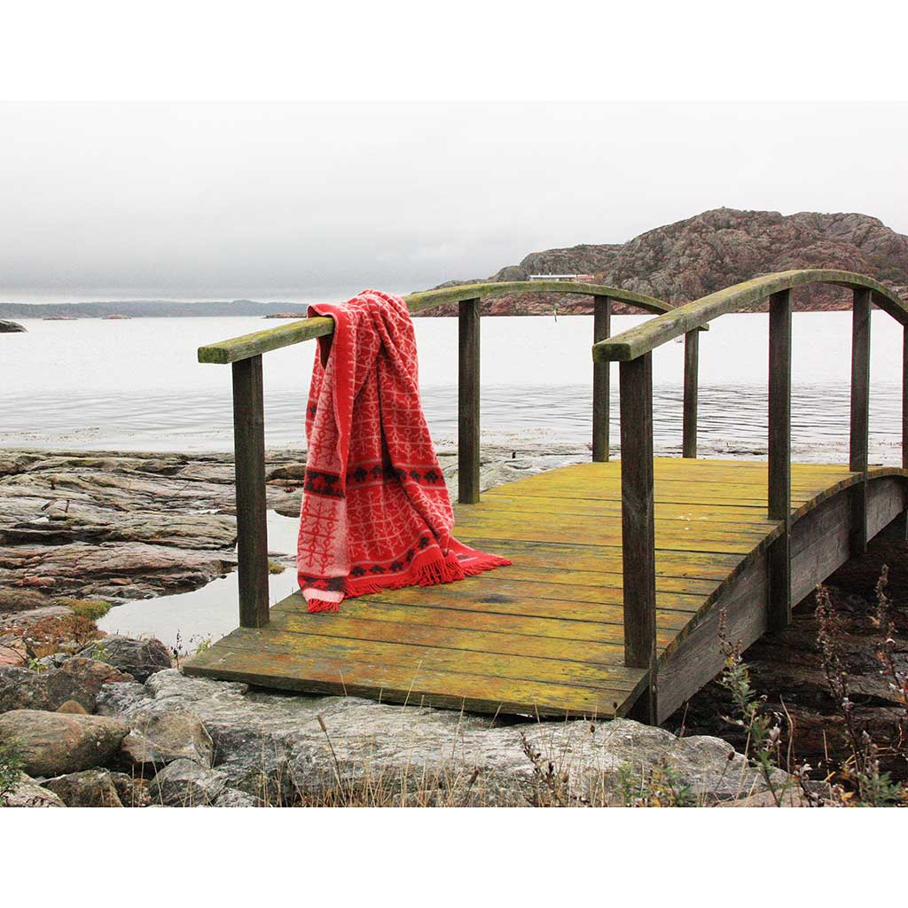 Ekshärad Röd Wool Blanket Öjbro Vantfabrik OEKS60UP130220 Blankets 130 x 220 cm / Red Multi